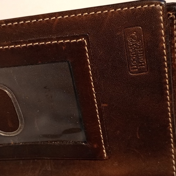 Dooney and Bourke leather women’s wallet. - Picture 7 of 9